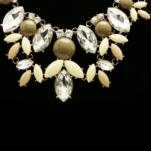 Luxury Crystal Necklace Gold/Brown NWOT - Picture 3 of 5